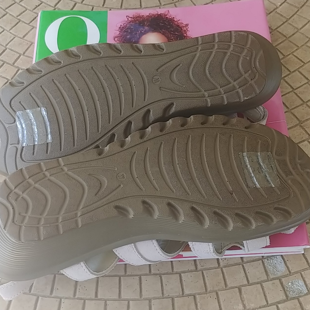 SKECHERS MEMORY FOAM - Picture 7 of 8